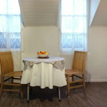 Ugo Art Lodge Bright Апартаменты *